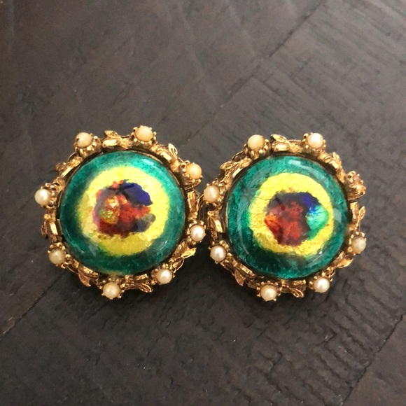 Vintage Jewelry - Vintage Jonne earring!